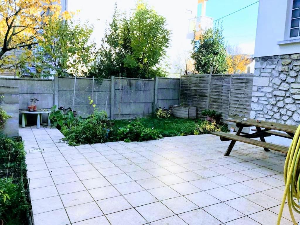 Agreable Maison En Centre Ville Noisy-le-Grand Exteriör bild